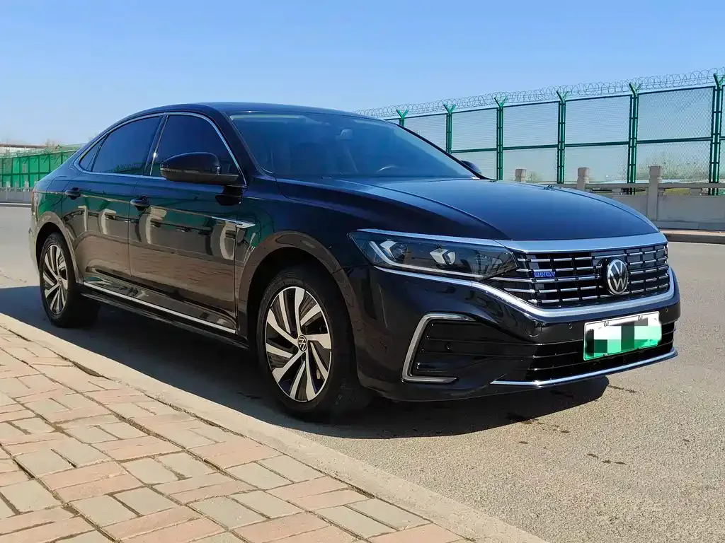 Volkswagen Passat New Energy — фото 5