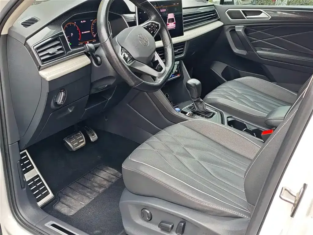 Volkswagen Tiguan L — фото 3