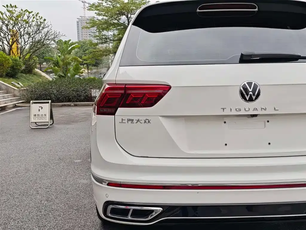 Volkswagen Tiguan L — фото 2