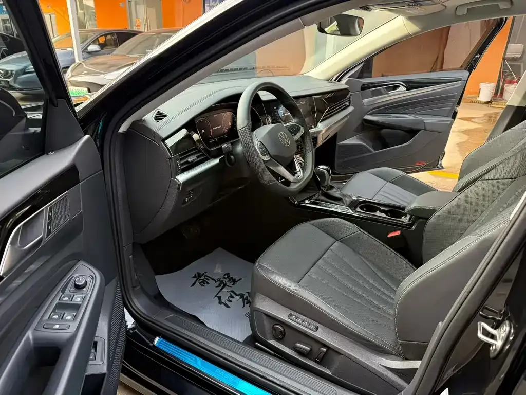 Volkswagen Passat — фото 8