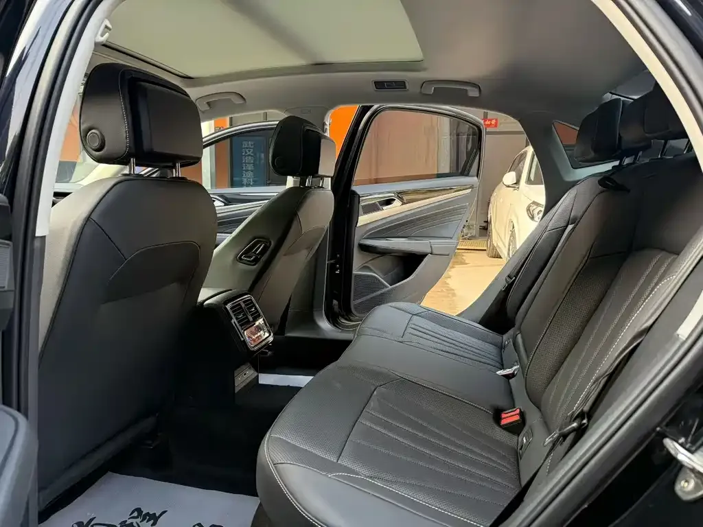Volkswagen Passat — фото 5