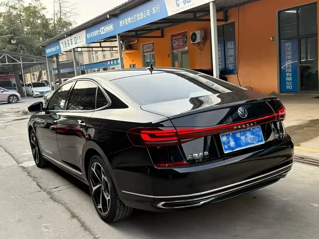 Volkswagen Passat — фото 7