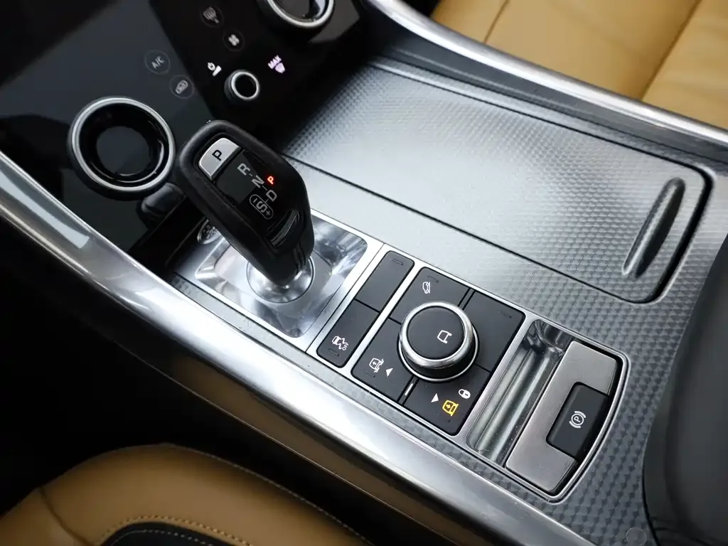 Land Rover Sport — фото 1