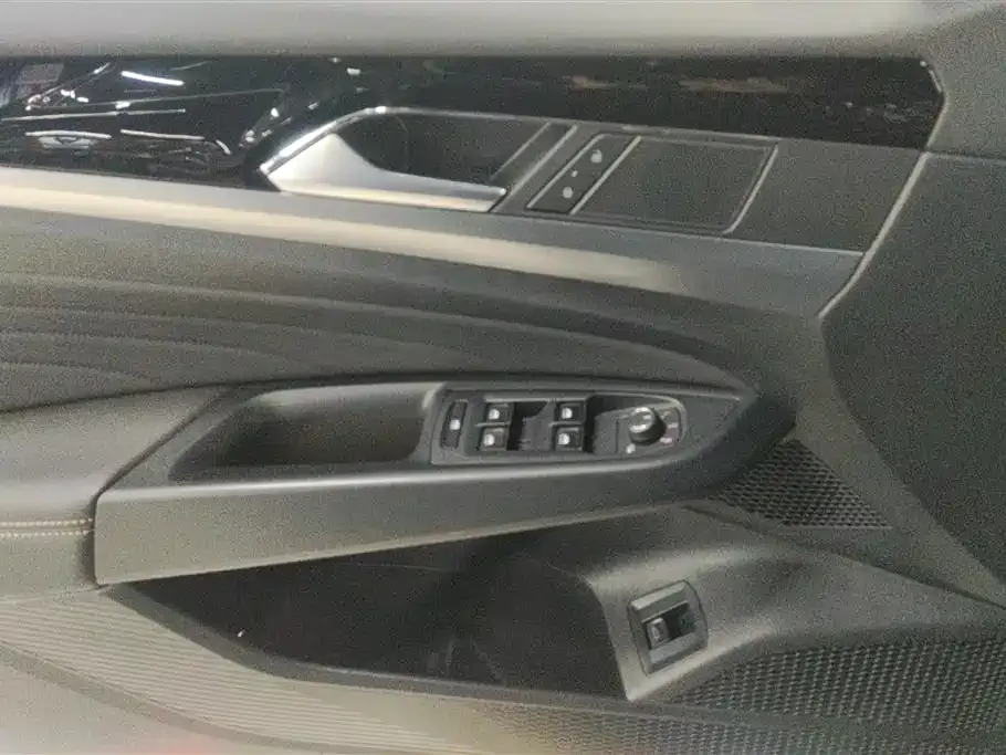 Volkswagen Passat — фото 10