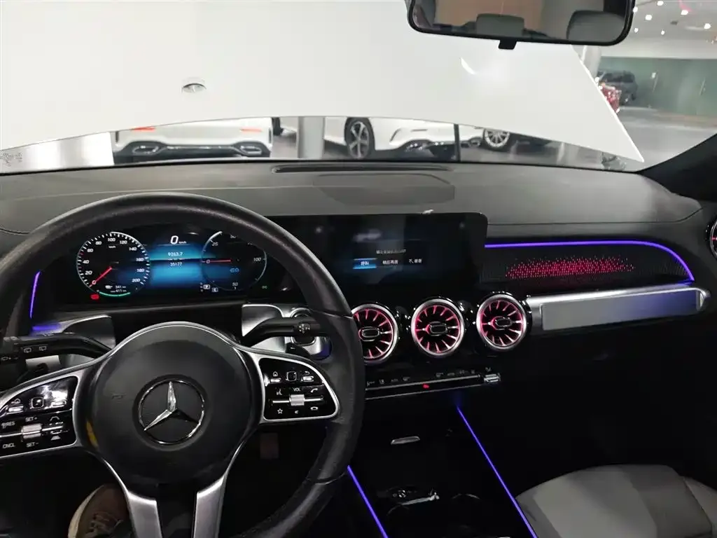 Mercedes-Benz EQB — фото 10