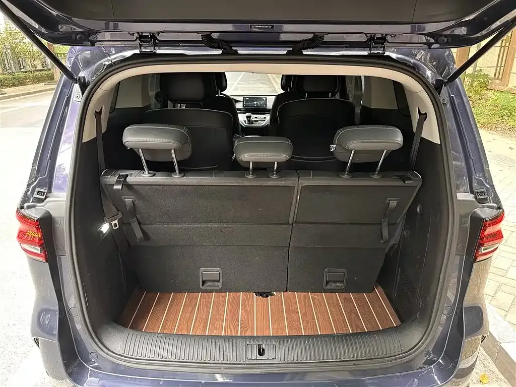 Roewe iMAX8 — фото 3