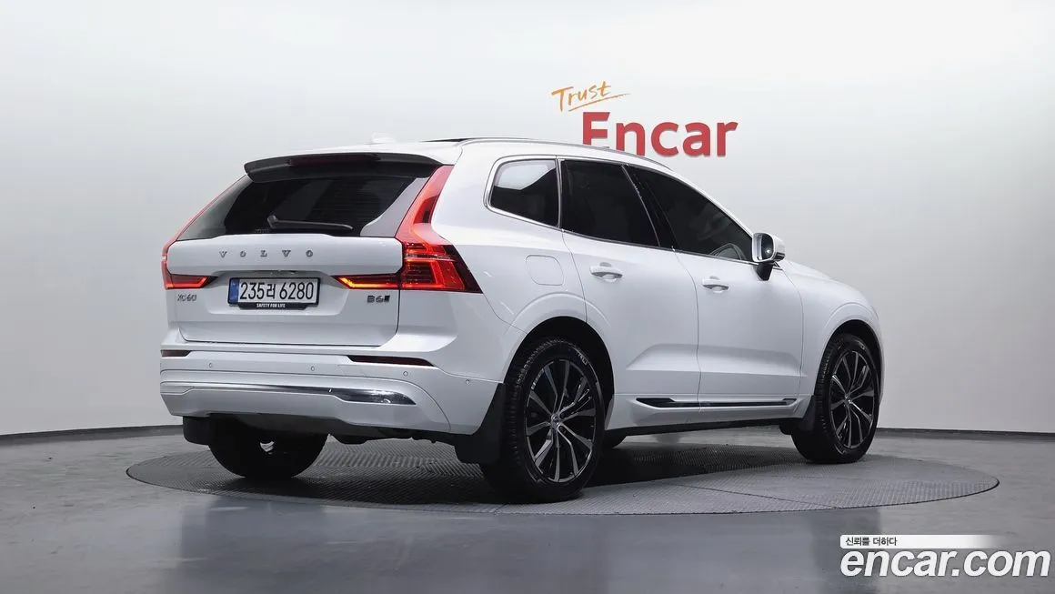 Volvo XC60 — фото 2