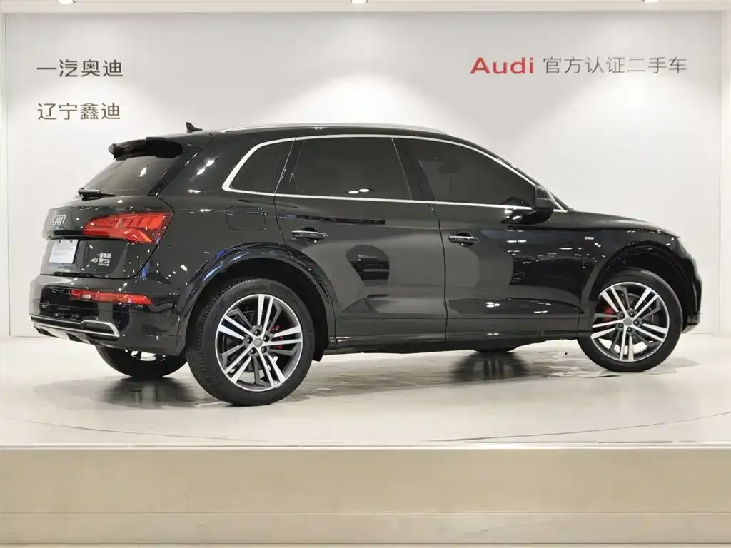 Audi Q5L — фото 4