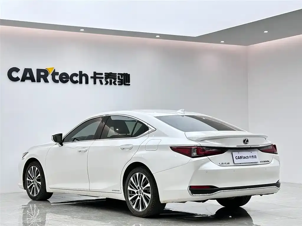 Lexus ES — фото 2