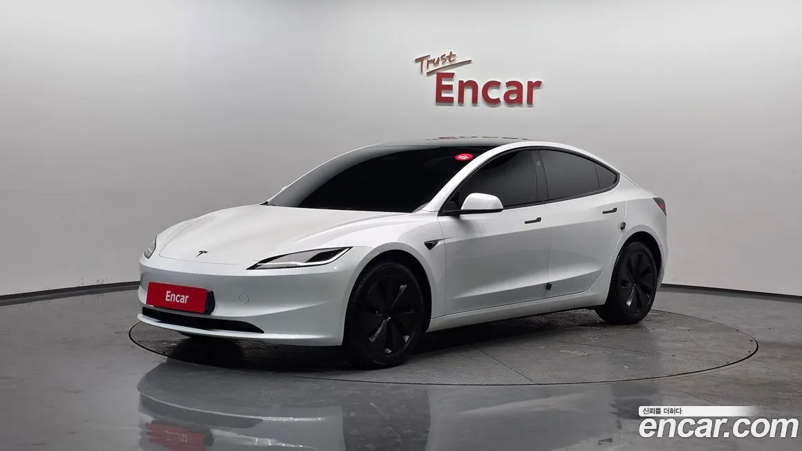 Tesla Model 3 — фото 1