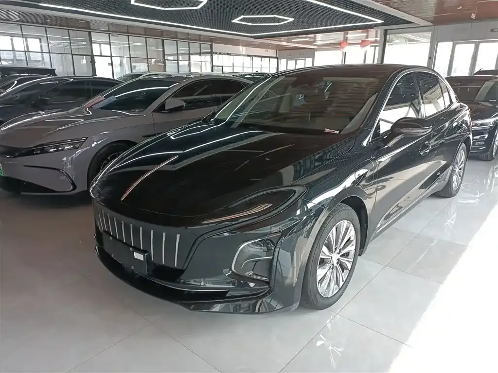 Hongqi E-QM5 — фото 1