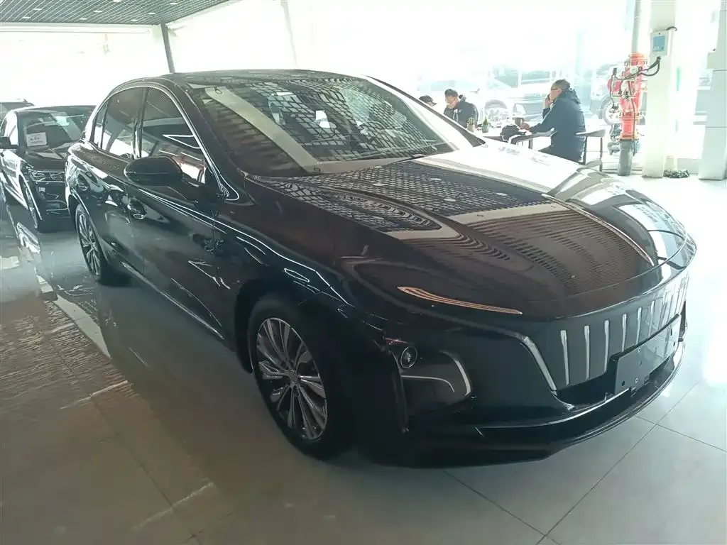 Hongqi E-QM5 — фото 5