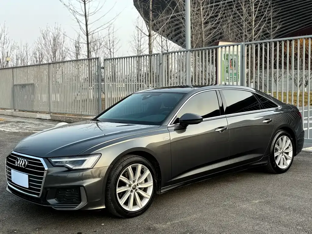 Audi A6L — фото 1