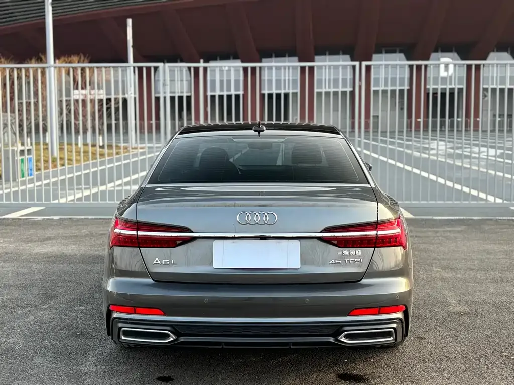 Audi A6L — фото 8
