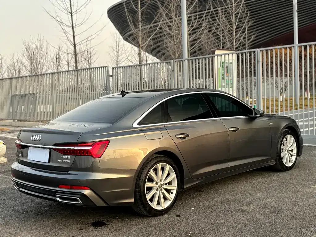 Audi A6L — фото 9