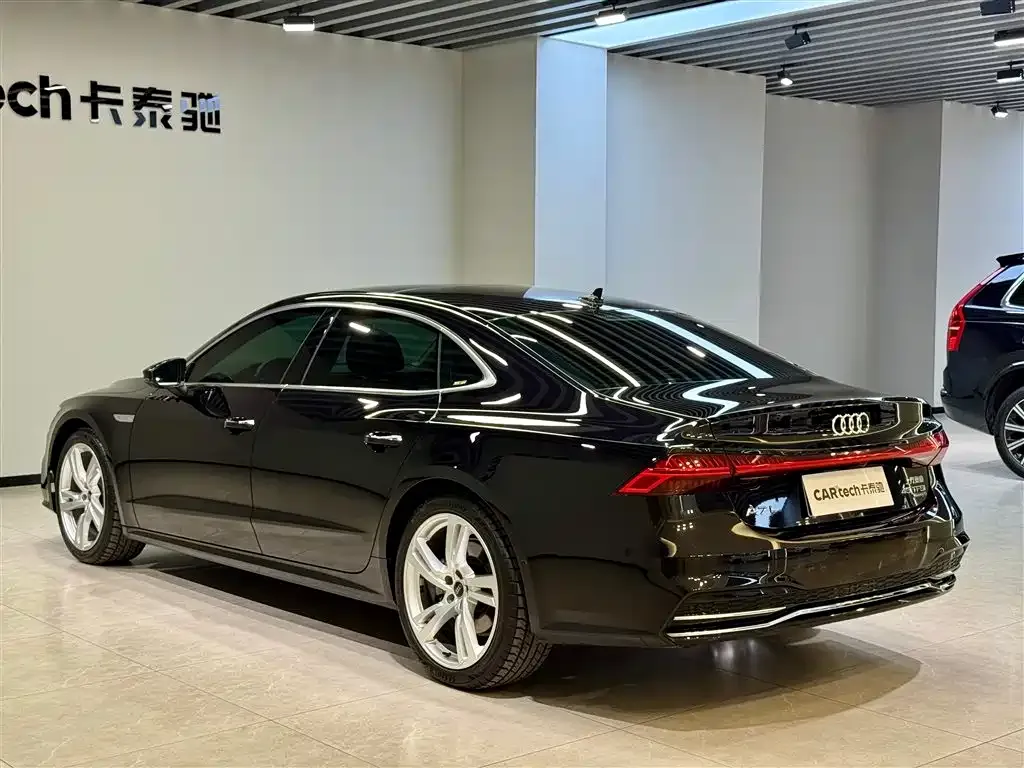 Audi A7L — фото 2