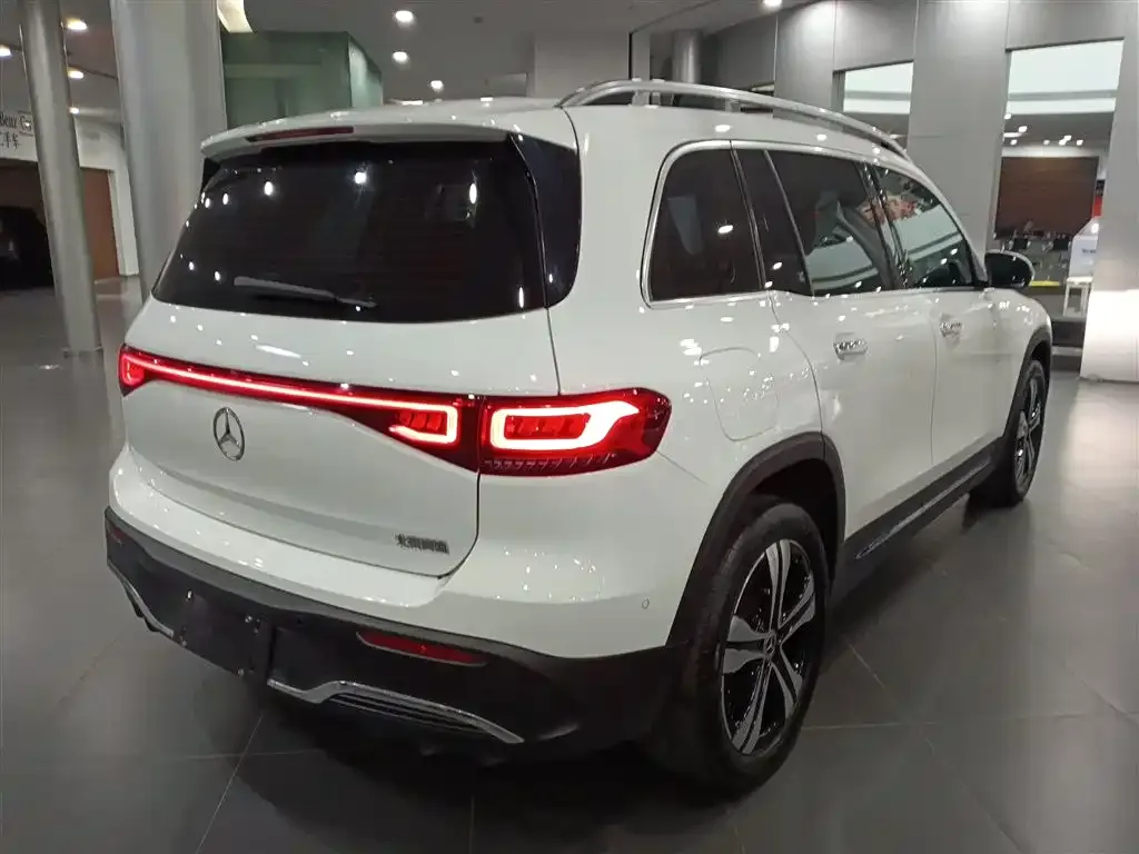 Mercedes-Benz EQB — фото 10