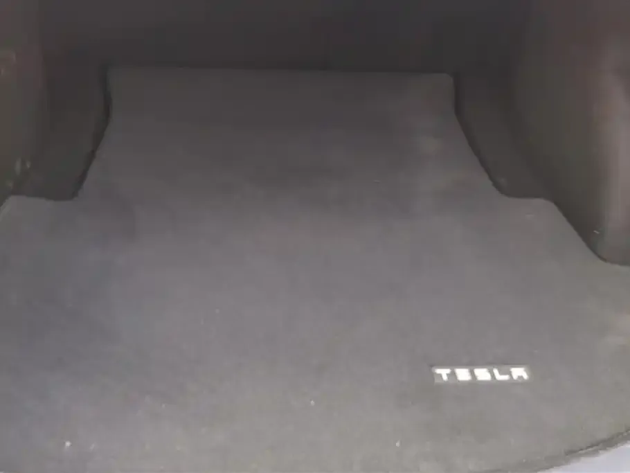 Tesla Model 3 — фото 10