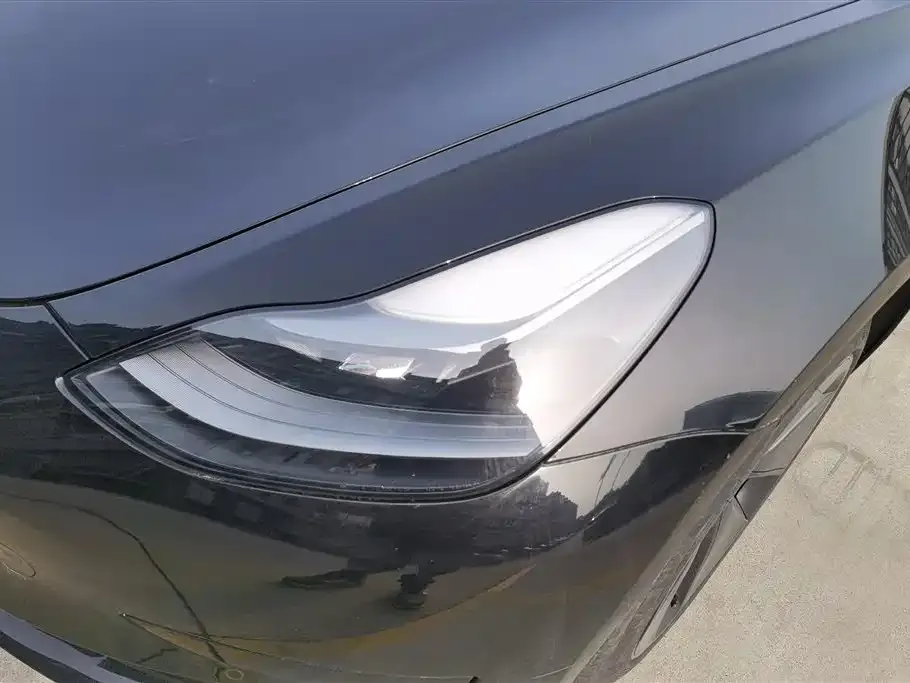 Tesla Model 3 — фото 3