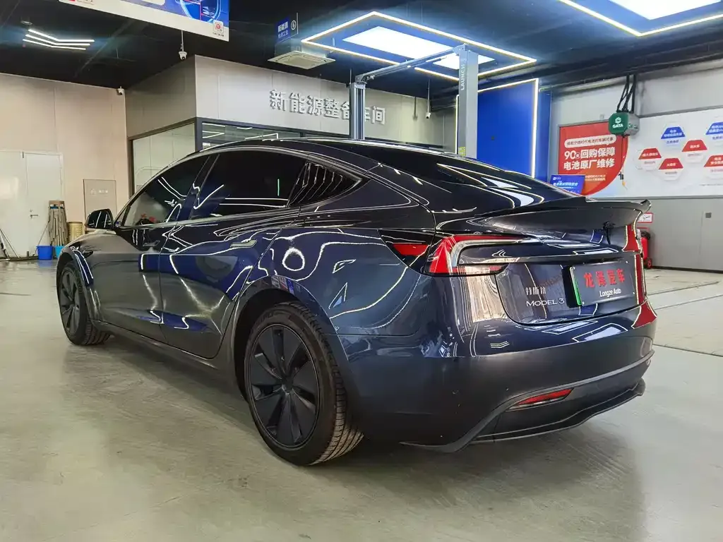 Tesla Model 3 — фото 10
