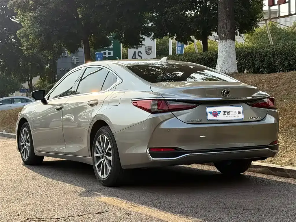 Lexus ES — фото 6