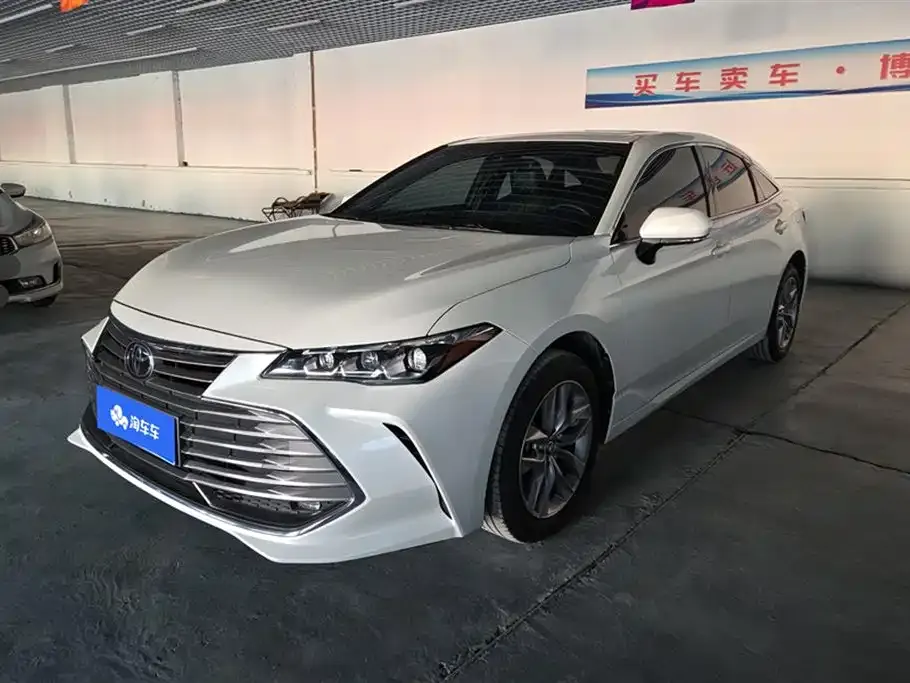 Toyota Avalon — фото 1