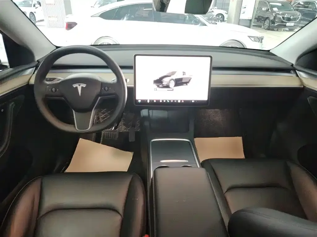 Tesla Model Y — фото 4