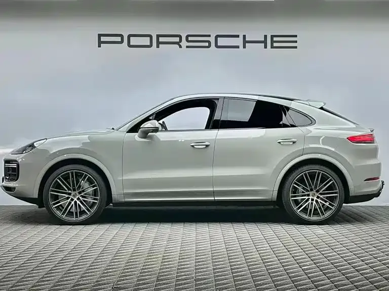 Porsche Cayenne — фото 10