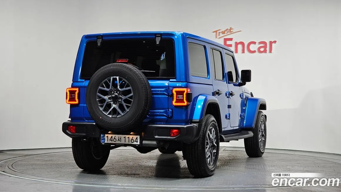 Jeep Wrangler — фото 7