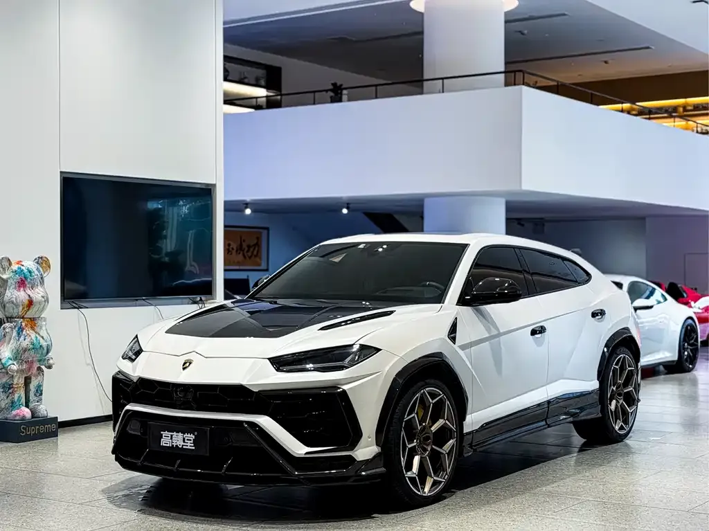 Lamborghini Urus — фото 1