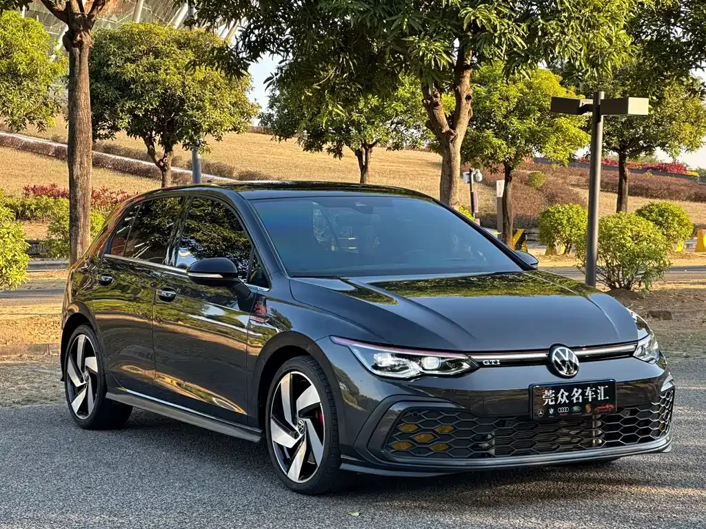 Volkswagen Golf GTI — фото 9