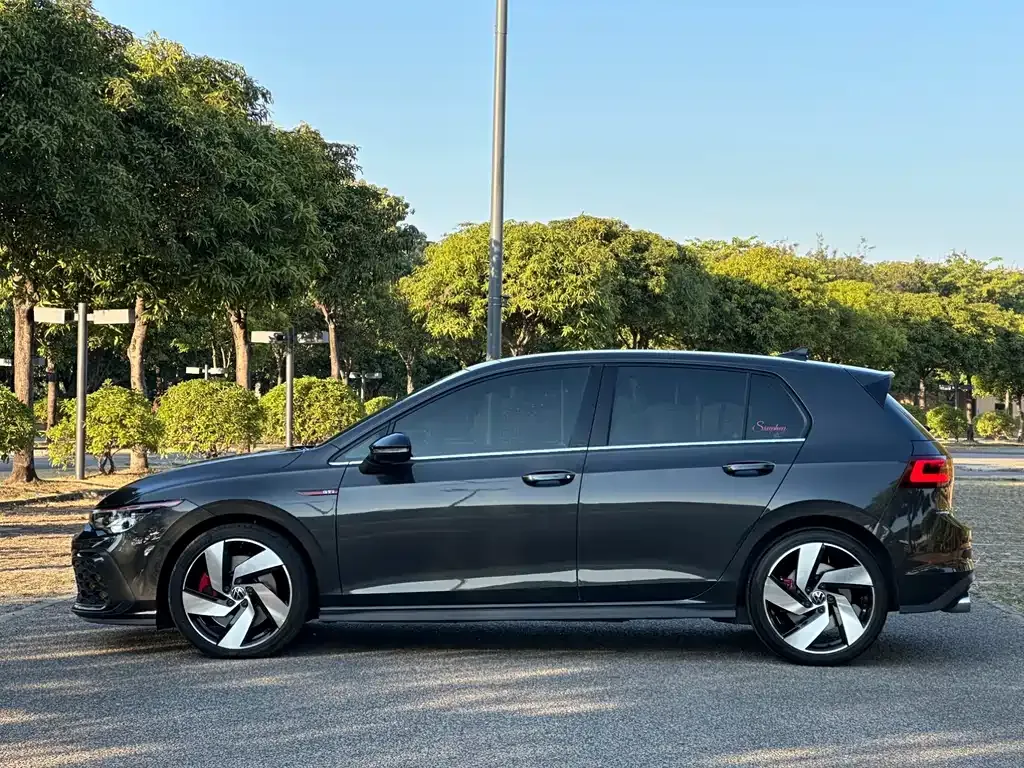 Volkswagen Golf GTI — фото 8