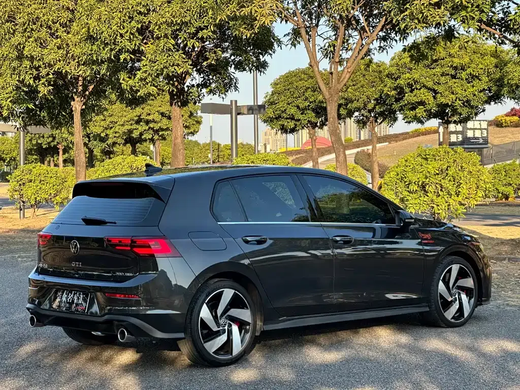 Volkswagen Golf GTI — фото 5