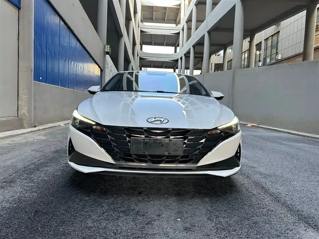 Hyundai Elantra — фото 6
