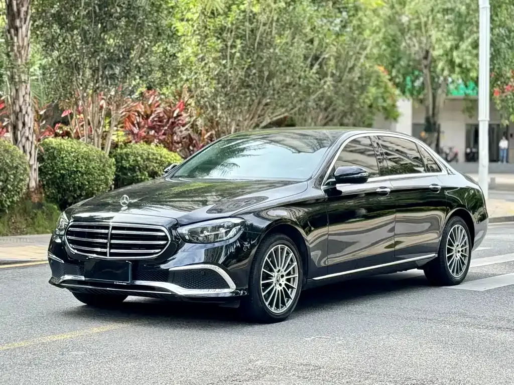Mercedes-Benz E-Class — фото 5