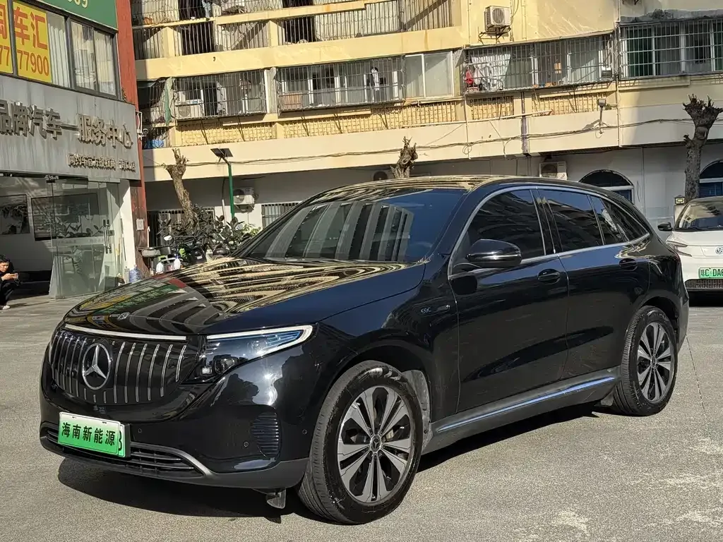 Mercedes-Benz EQC — фото 1