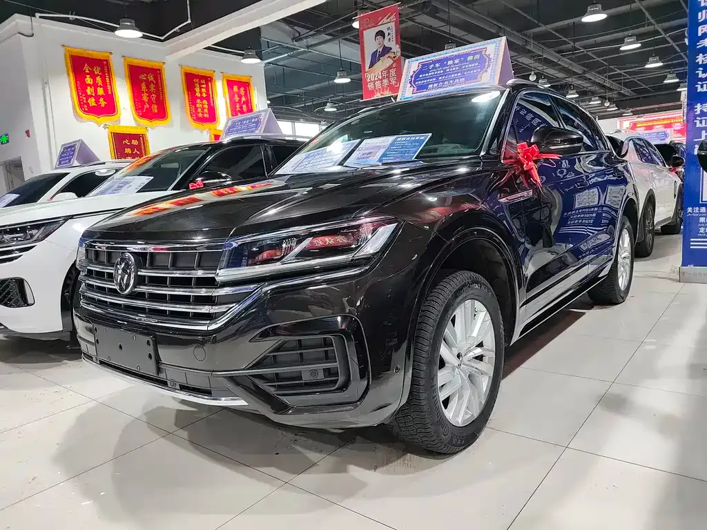 Volkswagen Touareg — фото 5