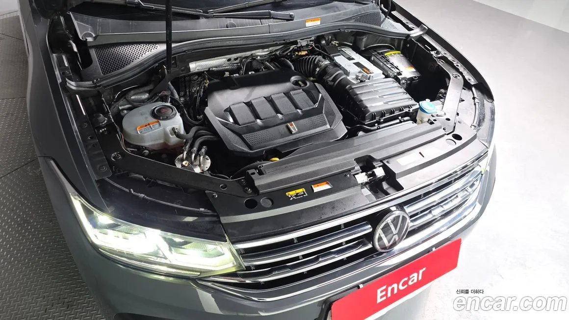 Volkswagen Tiguan — фото 10