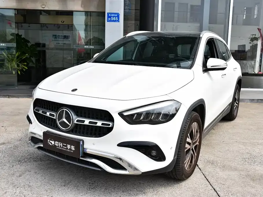 Mercedes-Benz GLA — фото 1