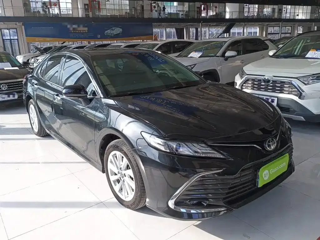 Toyota Camry — фото 3