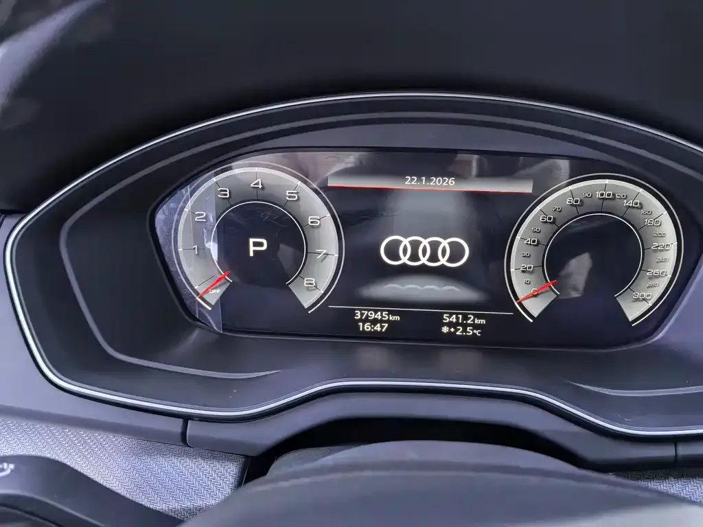 Audi Q5L — фото 2