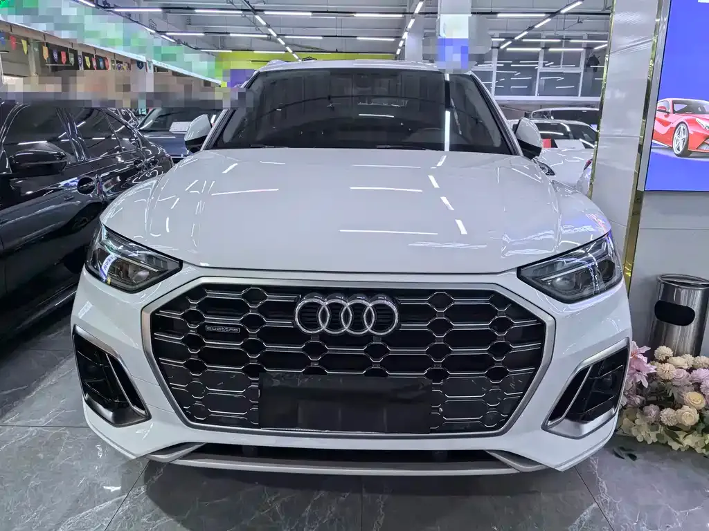 Audi Q5L — фото 3