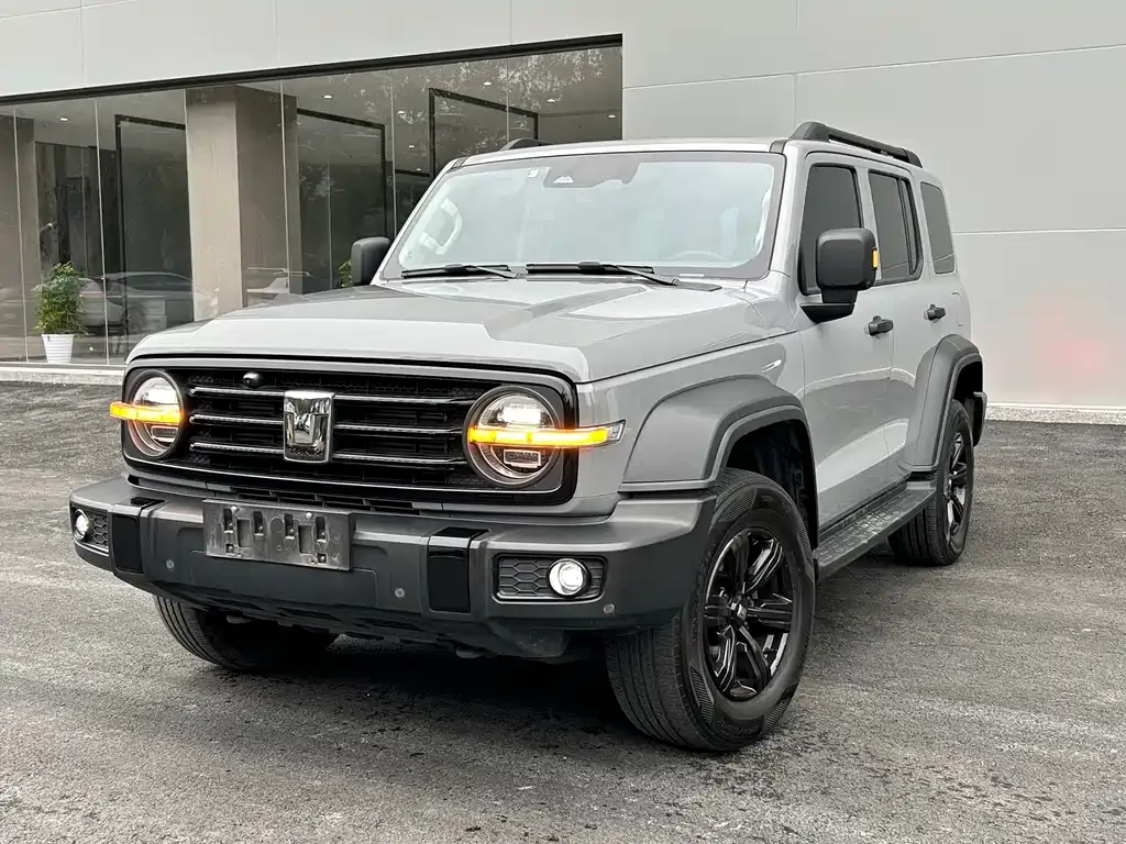 Tank 300 — фото 1