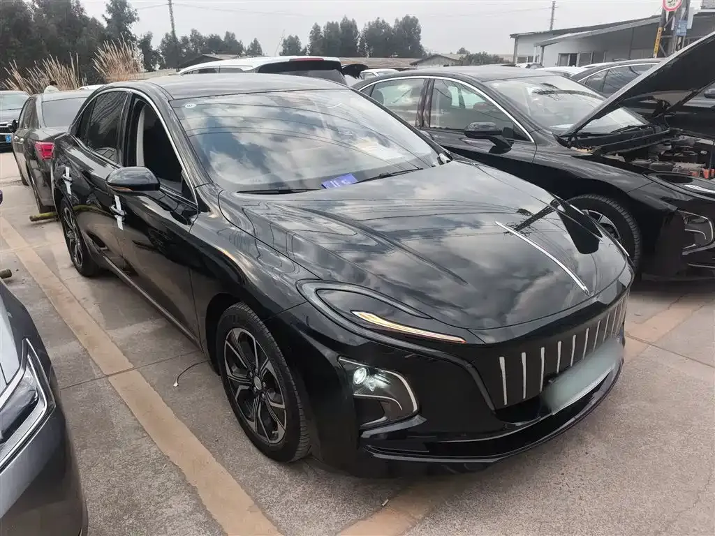 Hongqi E-QM5 — фото 10