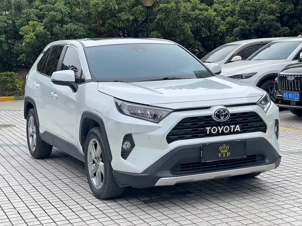 Toyota RAV4 — фото 10