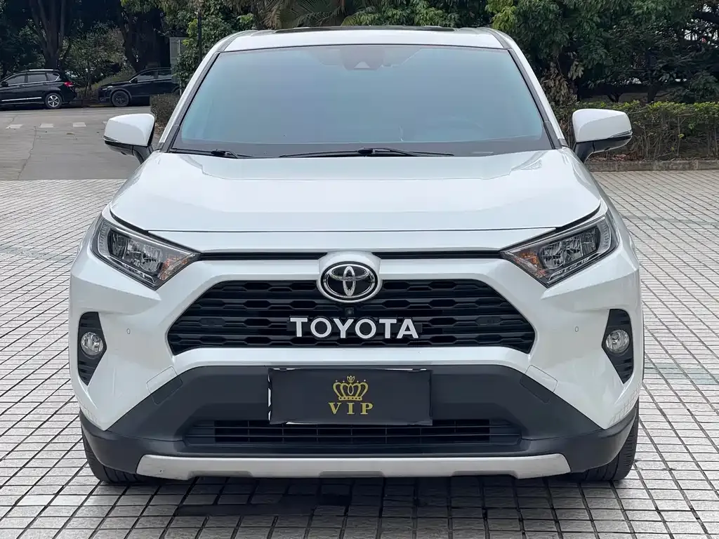 Toyota RAV4 — фото 6