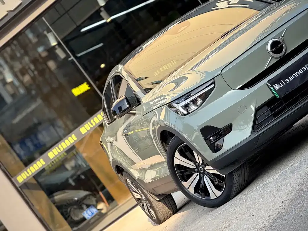 Volvo C40 — фото 8