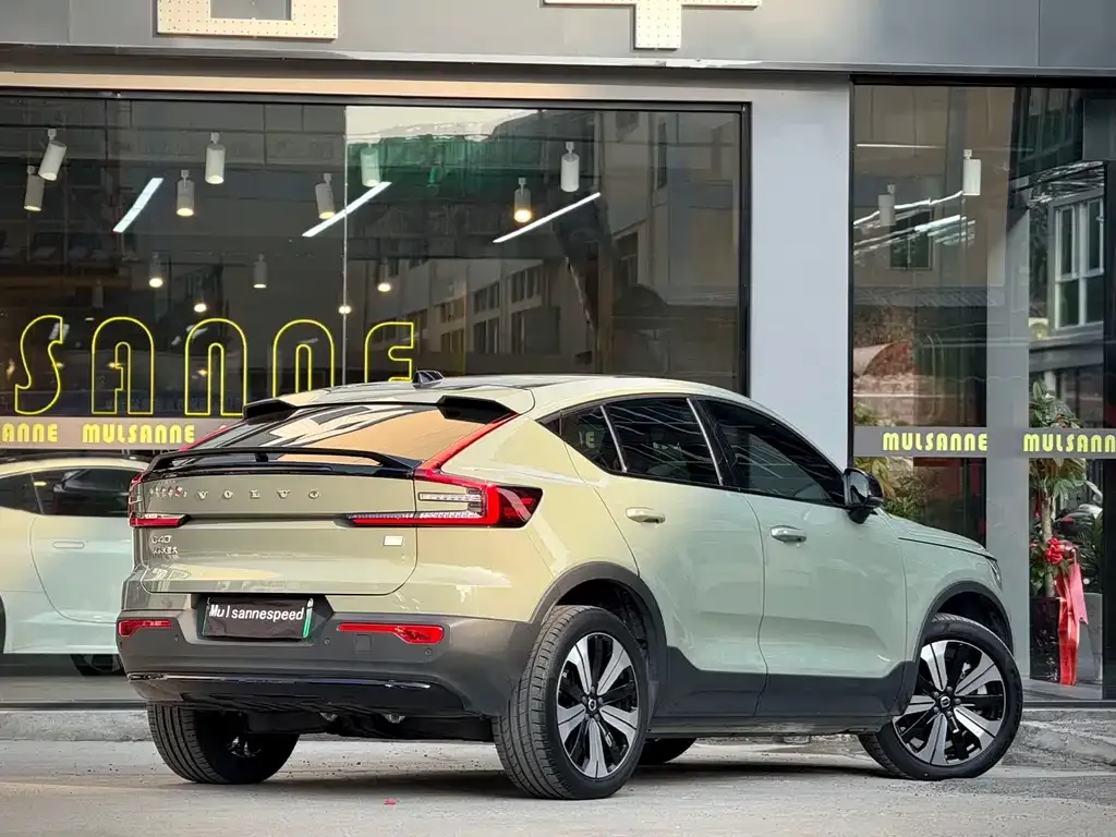 Volvo C40 — фото 10