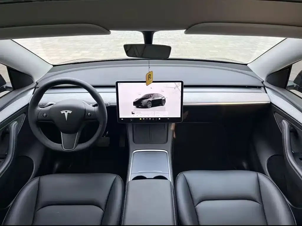 Tesla Model Y — фото 2