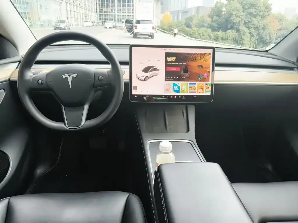 Tesla Model Y — фото 5